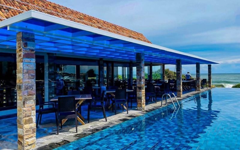 Thaulle Beach Restaurant